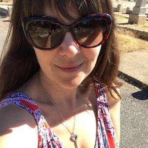 Meet your Posher, Tonia